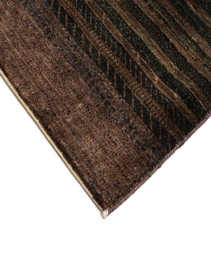 Detail image of 5' 6 x 8' Juma Wool Rug