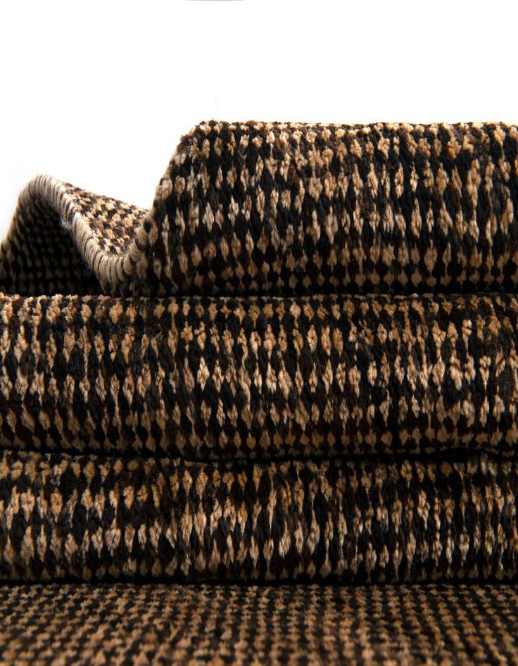 Detail image of 5' 6 x 8' Juma Wool Rug