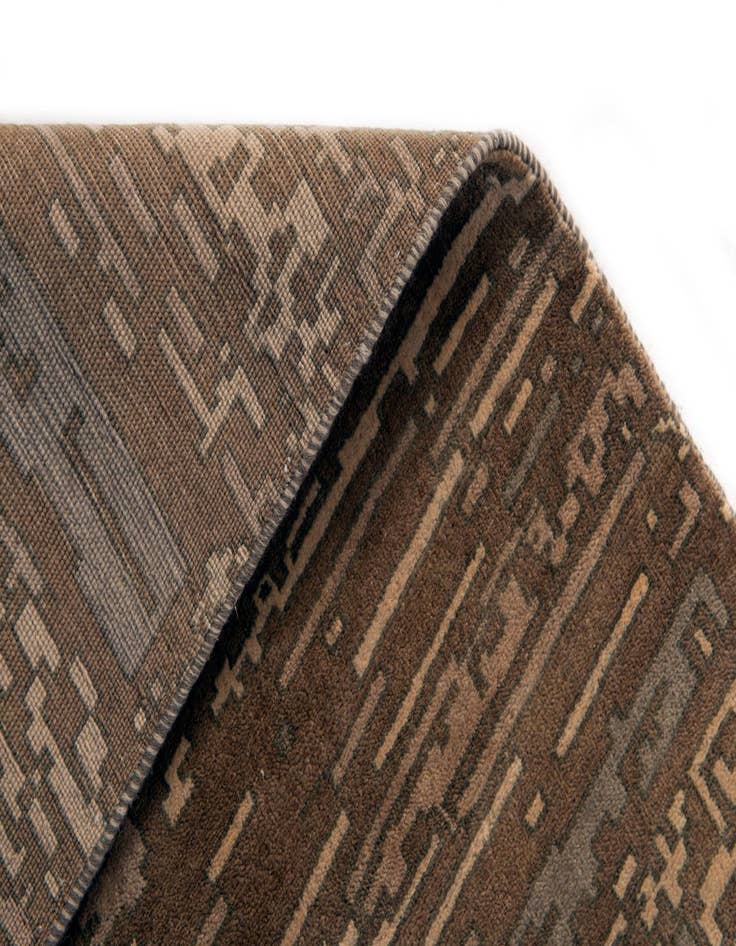 Detail image of 8' 1 x 10' 1 Juma Wool Rug