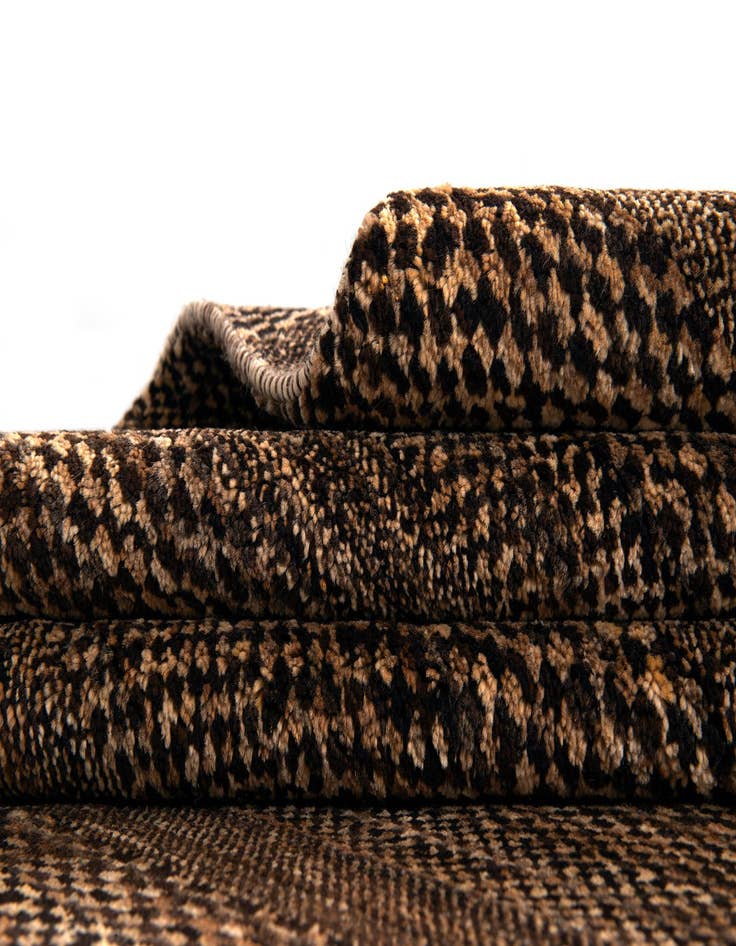 Detail image of 5' 7 x 8' 3 Juma Wool Rug