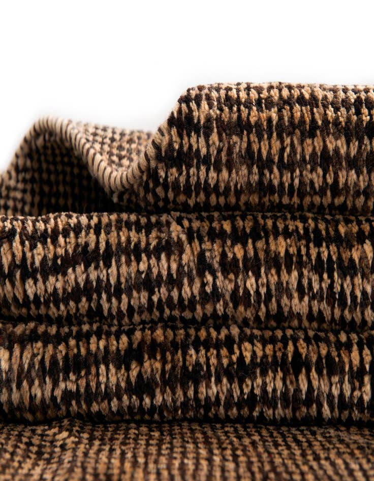 Detail image of 5' 5 x 7' 10 Juma Wool Rug