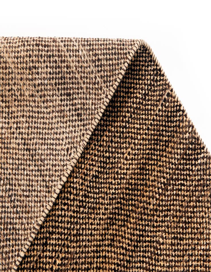 Detail image of 5' 5 x 7' 10 Juma Wool Rug