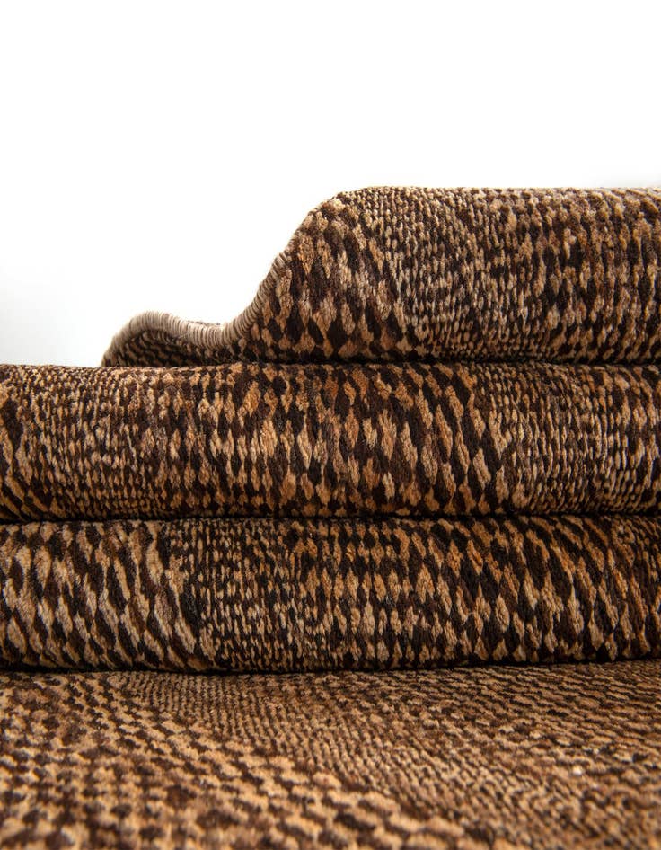 Detail image of 5' 5 x 7' 10 Juma Wool Rug