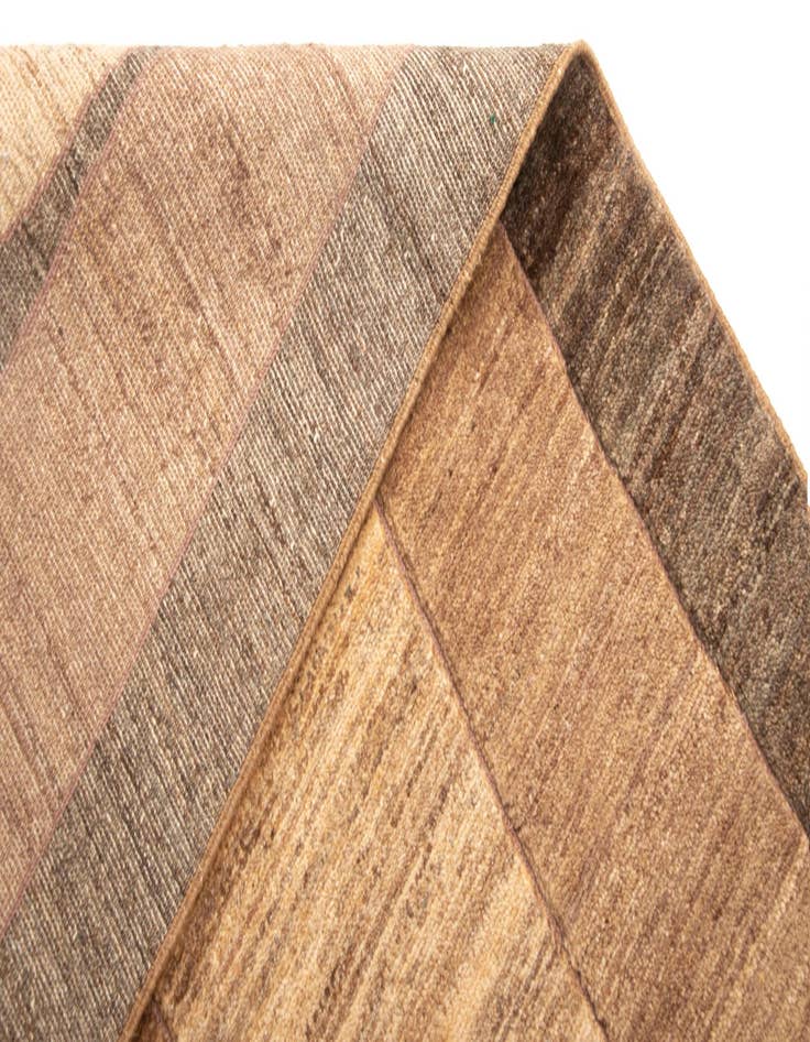 Detail image of 4' 11 x 6' 6 Juma Wool Rug