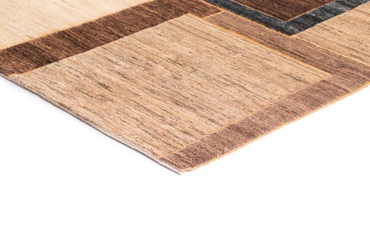 Detail image of 6' 8 x 9' 7 Juma Wool Rug