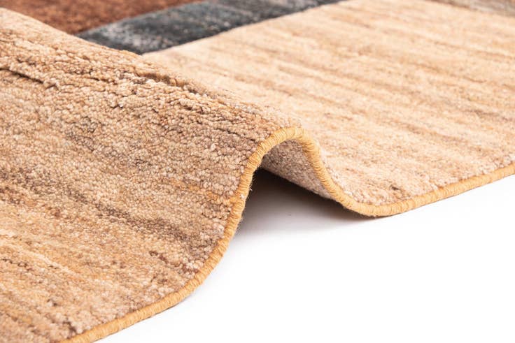 Detail image of 6' 8 x 9' 7 Juma Wool Rug