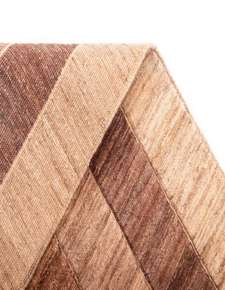 Detail image of 6' 6 x 9' 9 Juma Wool Rug