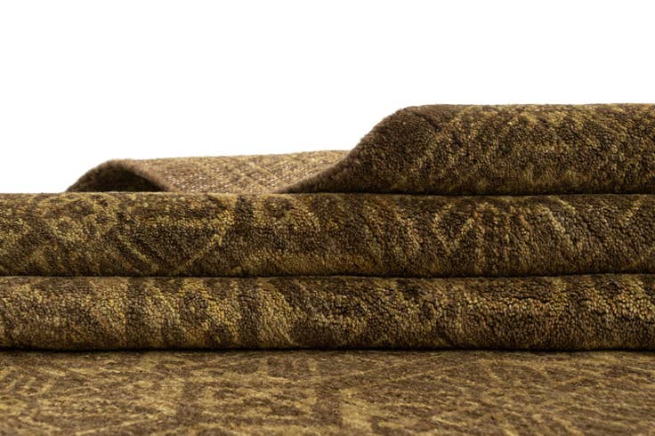 Detail image of 8' 6 x 10' 9 Kamla Wool Rug