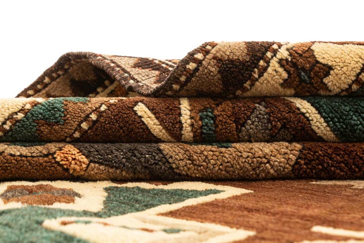Detail image of 4' 4 x 6' Hand Knotted Kars Wool Rug