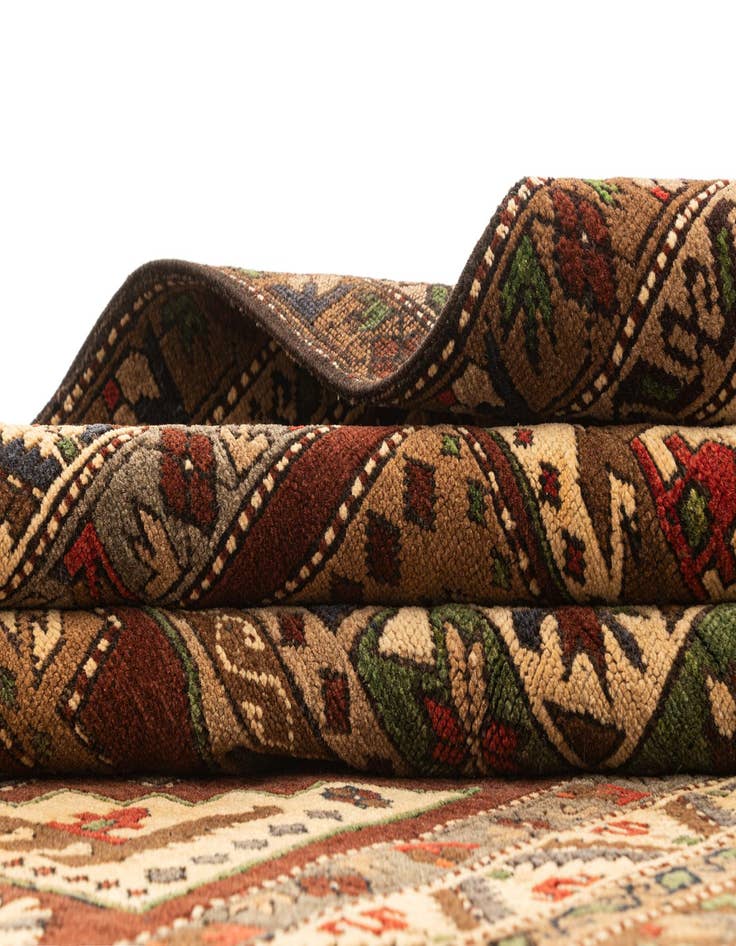 Detail image of 4' 8 x 7' 2 Hand Knotted Kars Wool Rug