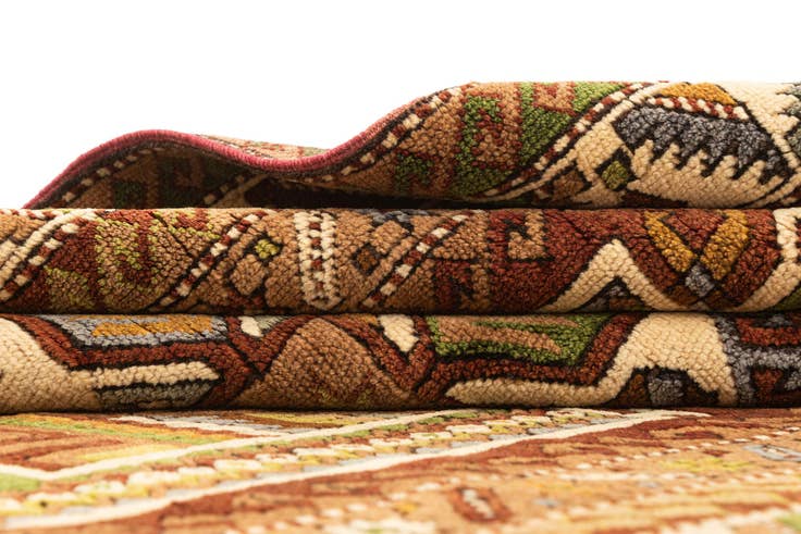 Detail image of 4' 3 x 6' 4 Hand Knotted Kars Wool Rug