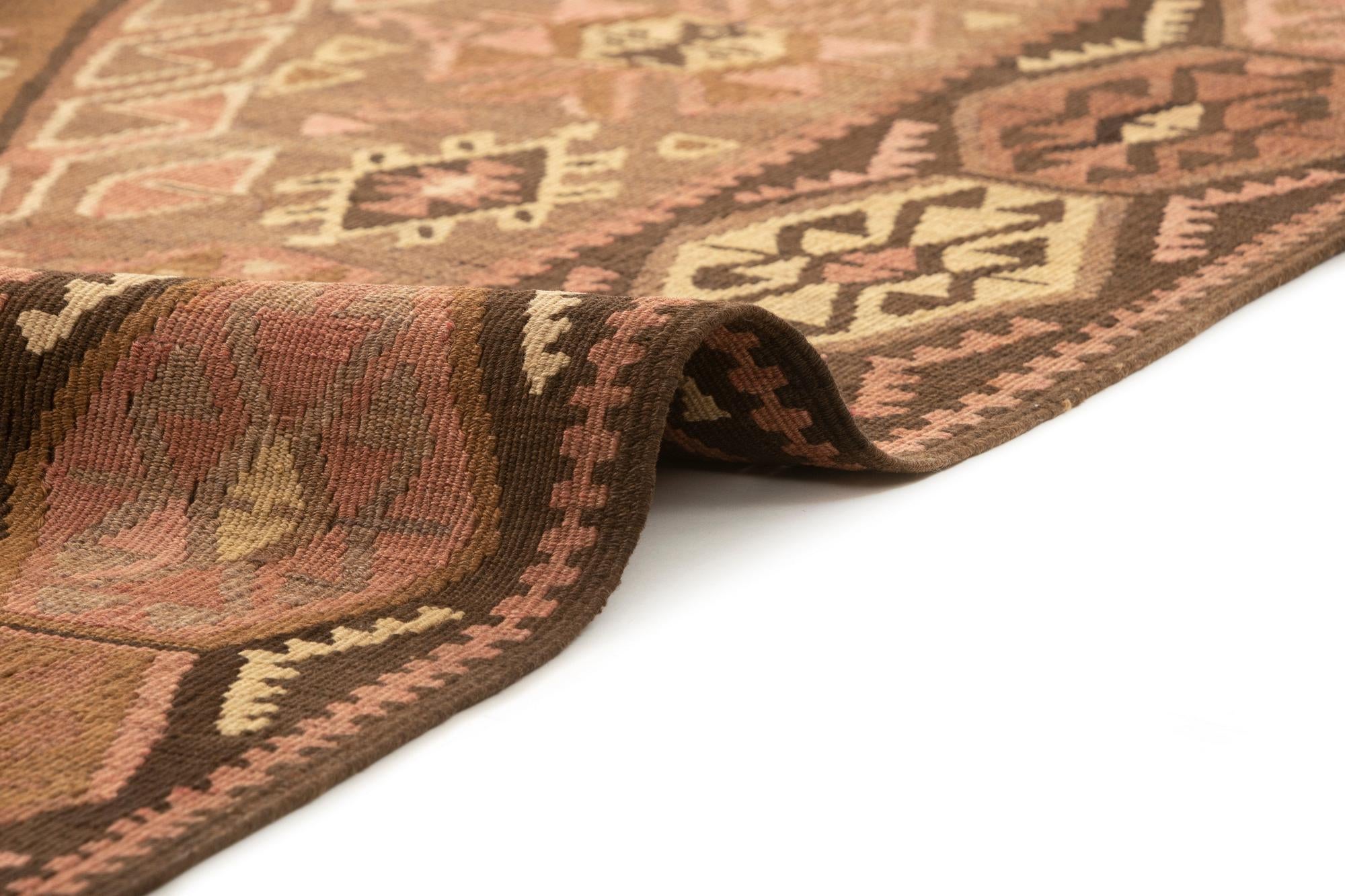 4' 9 x 9' 3 Kars Rug