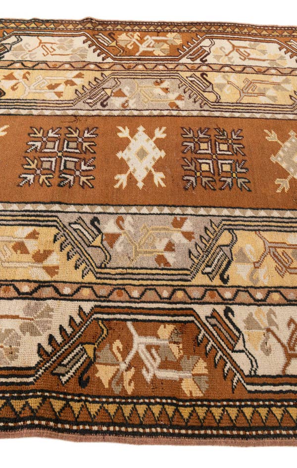Detail image of 4' x 7' 6 Hand Knotted Kars Wool Rug