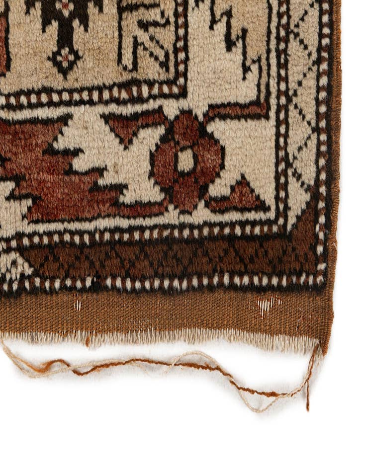 Detail image of 4' 3 x 7' 7  Hand Knotted Kars Wool Rug