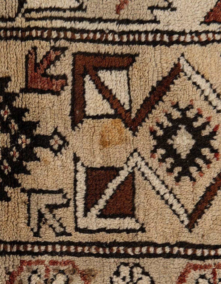 Detail image of 4' 3 x 7' 7  Hand Knotted Kars Wool Rug