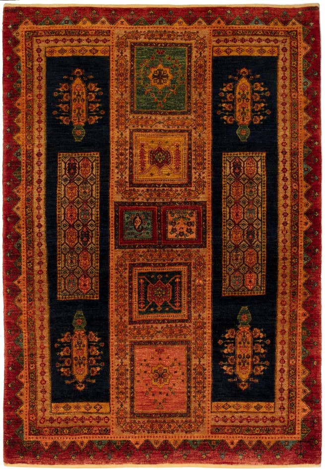 Detail image of 4' 7 x 6' 7 Kashkuli Rug
