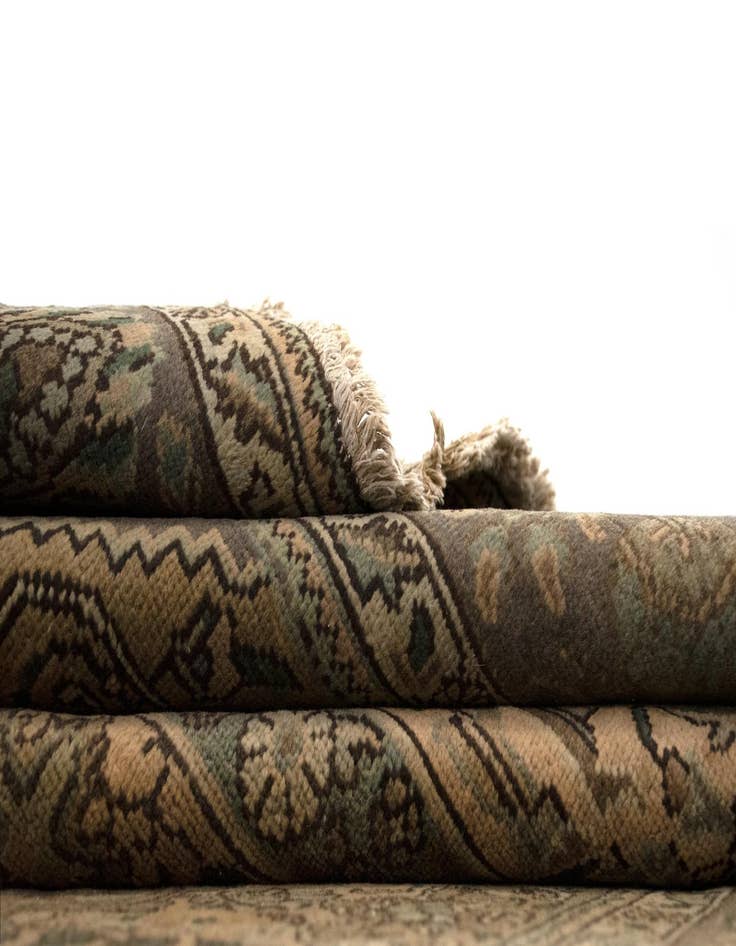 Detail image of 6' 5 x 9' 7 Hand Knotted Kashmar Persian Wool Rug