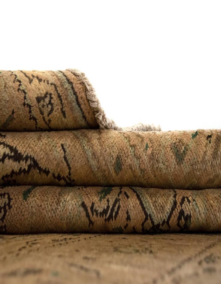 Detail image of 6' 6 x 9' 9 Hand Knotted Kashmar Persian Wool Rug