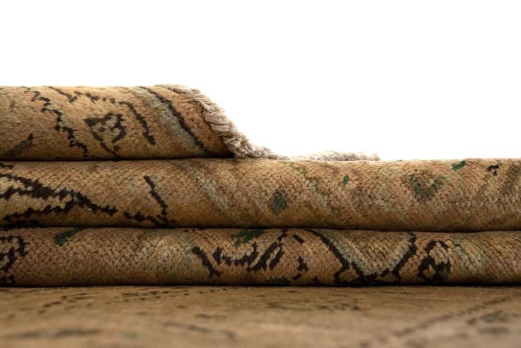 Detail image of 6' 6 x 9' 9 Hand Knotted Kashmar Persian Wool Rug