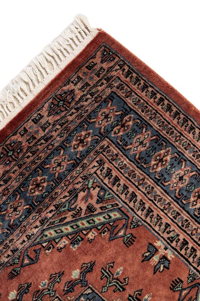 4' 3 x 5' 7 Hand Knotted Kazak Oriental Wool Rug