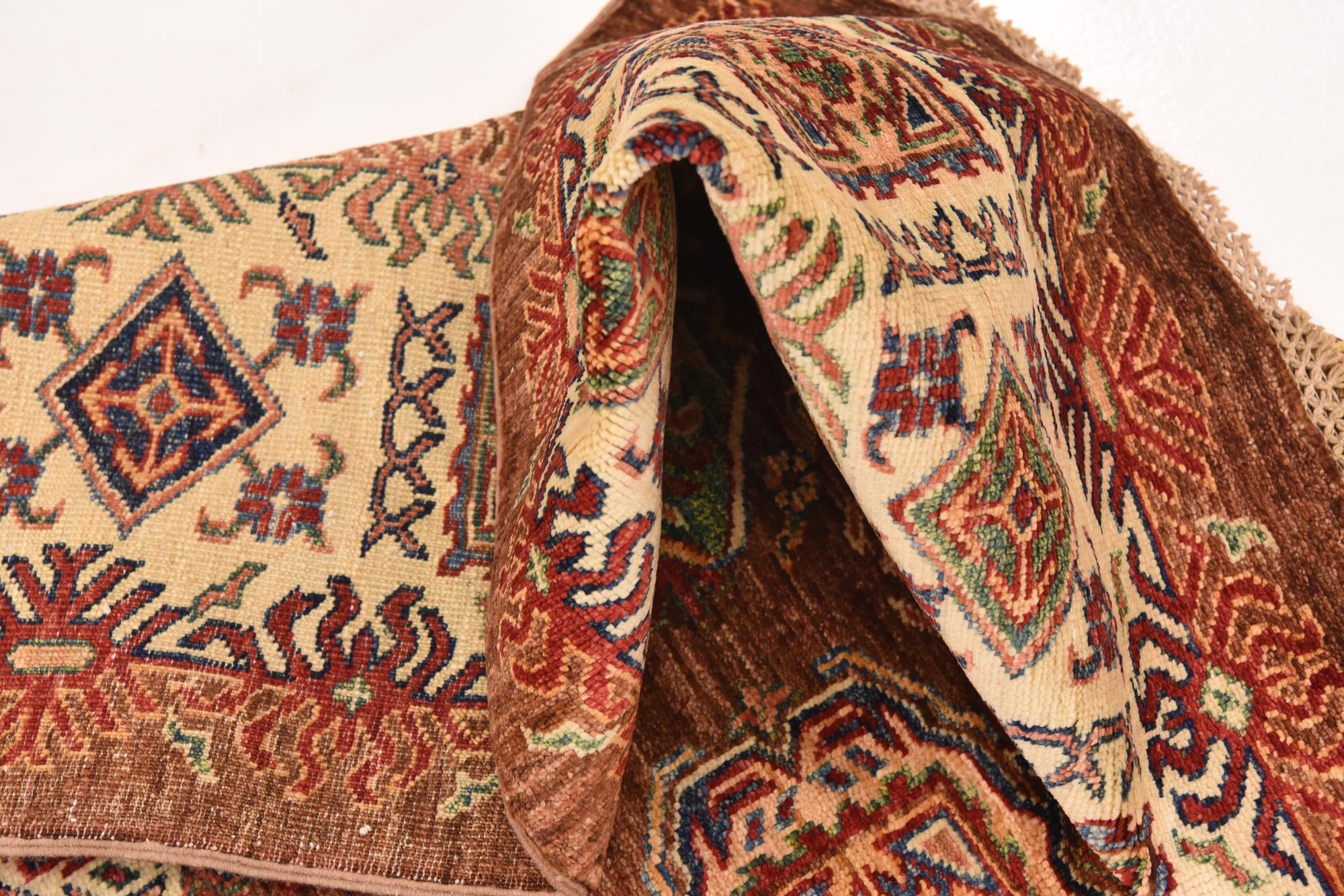 5' 6 x 7' 10 Hand Knotted Kazak Oriental Rug