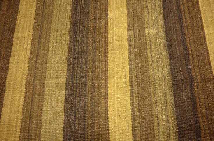 Detail image of 4' 1 x 5' 6 Hand Woven Kilim Afghan Wool Rug