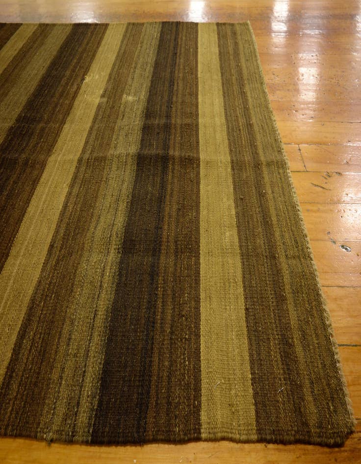 Detail image of 4' 1 x 5' 6 Hand Woven Kilim Afghan Wool Rug