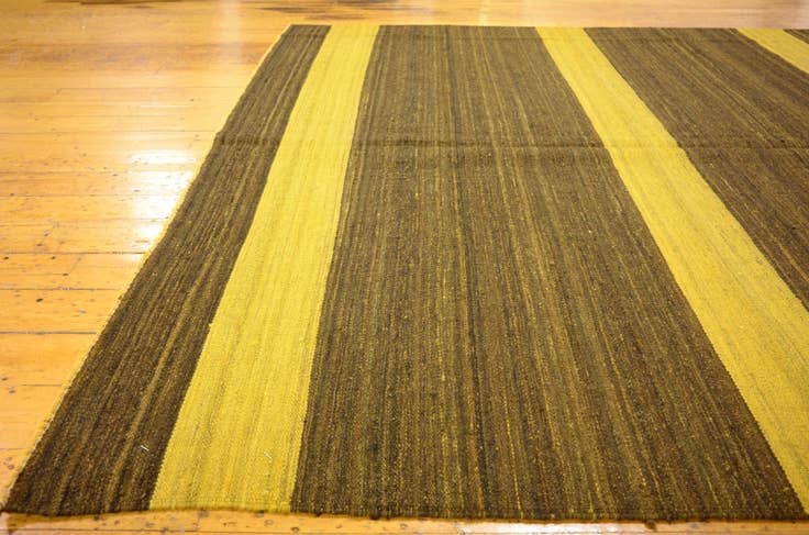 Detail image of 5' 6 x 7' 6 Hand Woven Kilim Afghan Wool Rug