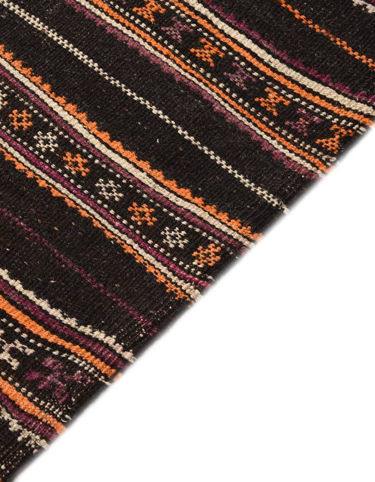 Detail image of 5' 7 x 9' 10  Hand Woven Kilim Fars Wool Rug