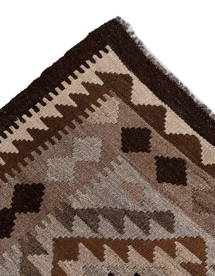 Detail image of 6' 8 x 9' 6  Hand Woven Kilim Maymana Wool Rug