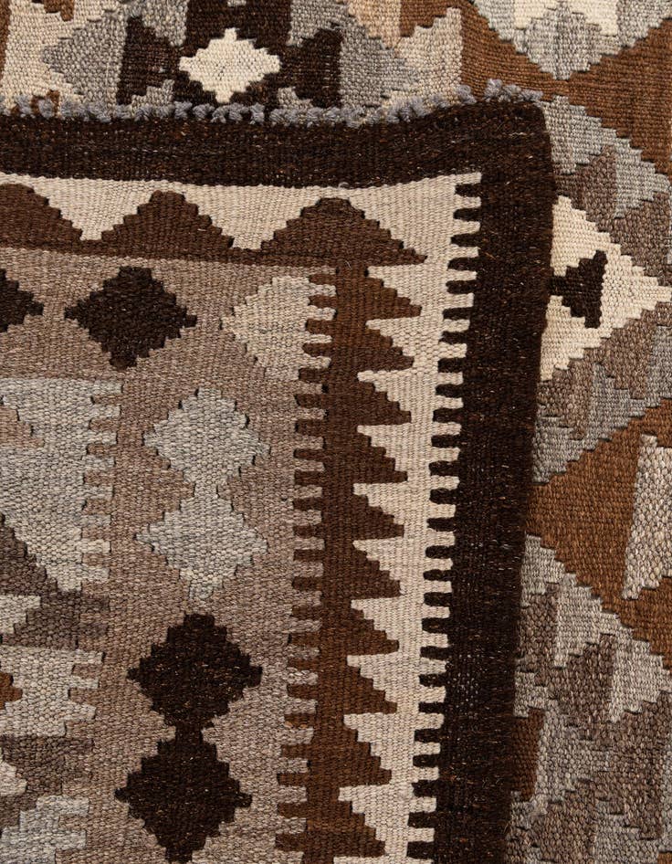 Detail image of 6' 8 x 9' 6  Hand Woven Kilim Maymana Wool Rug