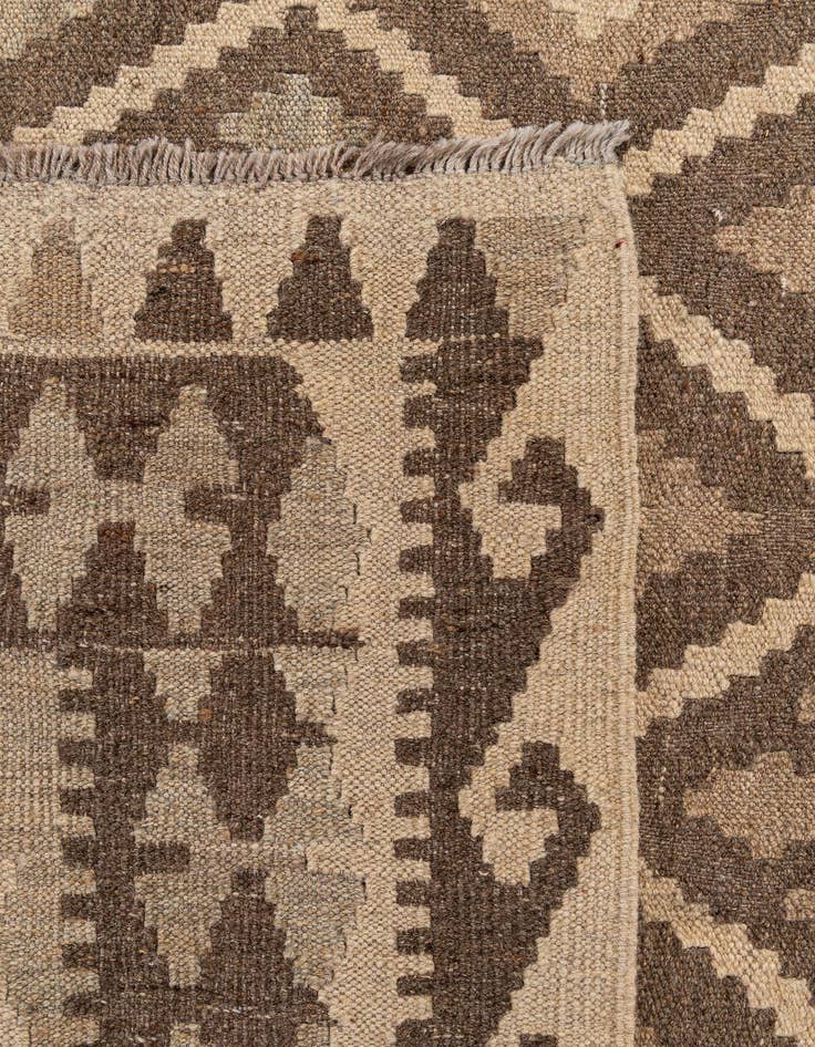 Detail image of 6' 11 x 9' 8  Hand Woven Kilim Maymana Wool Rug