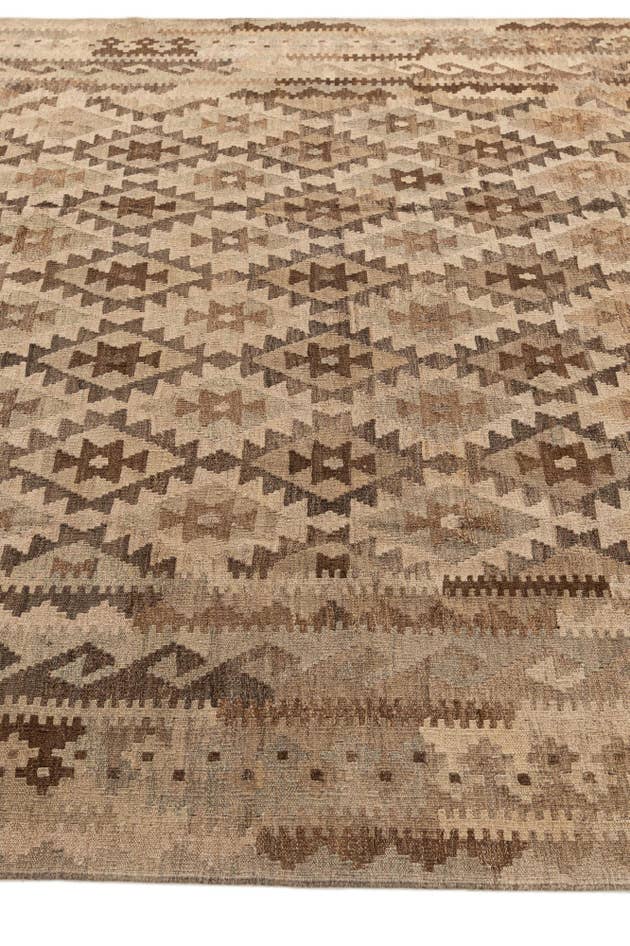 Detail image of 6' 11 x 9' 6 Hand Woven Kilim Maymana Wool Rug