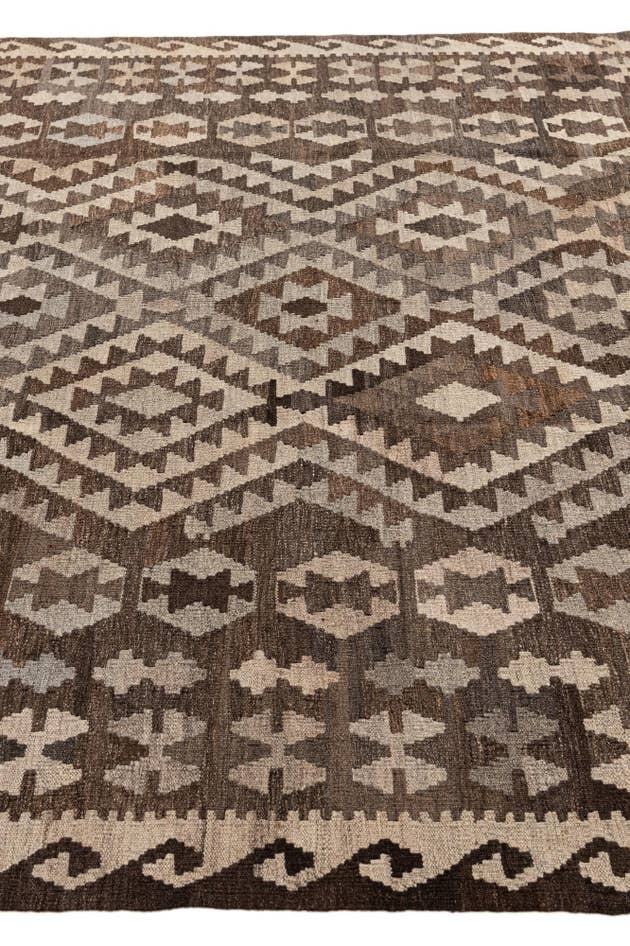 Detail image of 6' 10 x 9' 5 Hand Woven Kilim Maymana Wool Rug