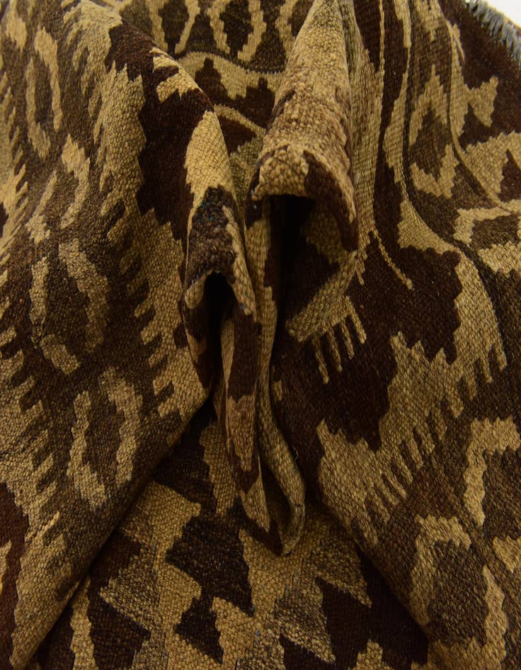 Detail image of 3' 10 x 5' 8 Hand Woven Kilim Maymana Wool Rug