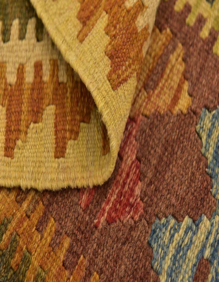 Detail image of 4' 10 x 6' 7  Hand Woven Kilim Maymana Wool Rug