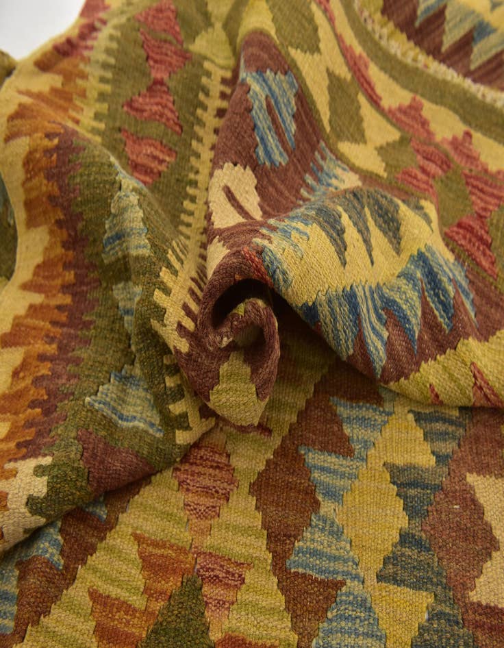 Detail image of 4' 10 x 6' 7  Hand Woven Kilim Maymana Wool Rug
