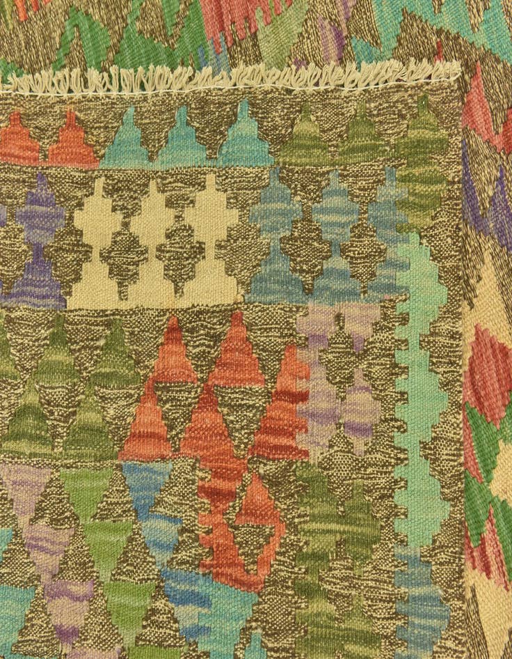 Detail image of 4' x 5' 7  Hand Woven Kilim Maymana Wool Rug