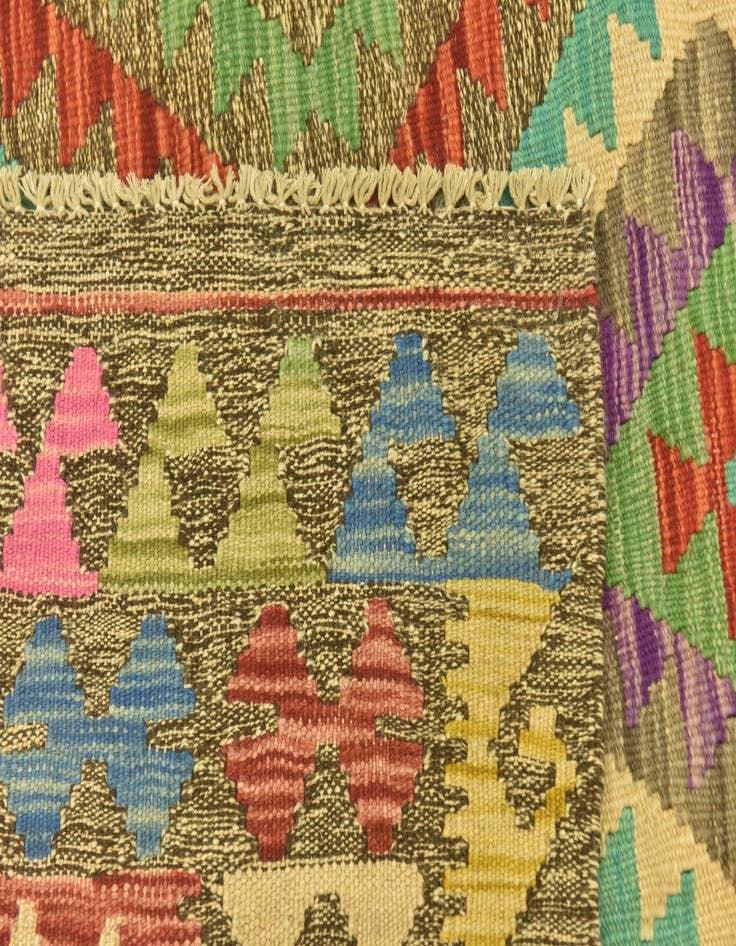 Detail image of 4' 1 x 5' 10  Hand Woven Kilim Maymana Wool Rug