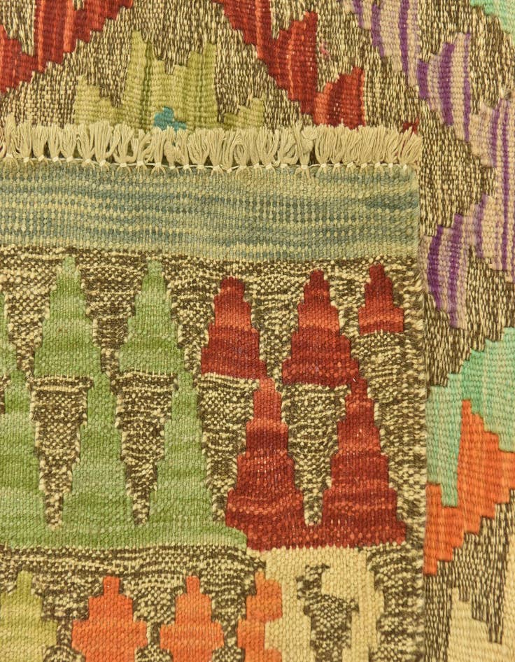 Detail image of 5' 1 x 6' 4  Hand Woven Kilim Maymana Wool Rug
