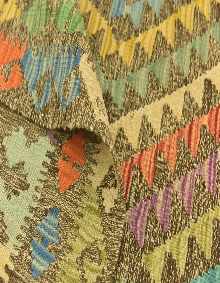 Detail image of 4' 10 x 6' 4  Hand Woven Kilim Maymana Wool Rug