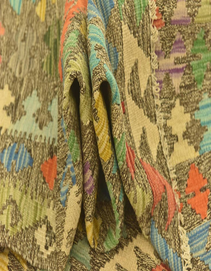 Detail image of 4' 10 x 6' 4  Hand Woven Kilim Maymana Wool Rug