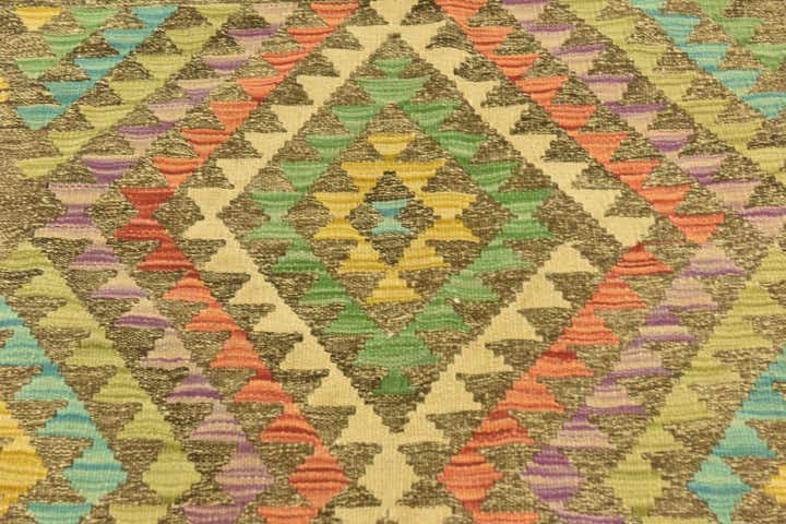 4' 10 x 6' 4 Hand Woven Kilim Maymana Wool Rug