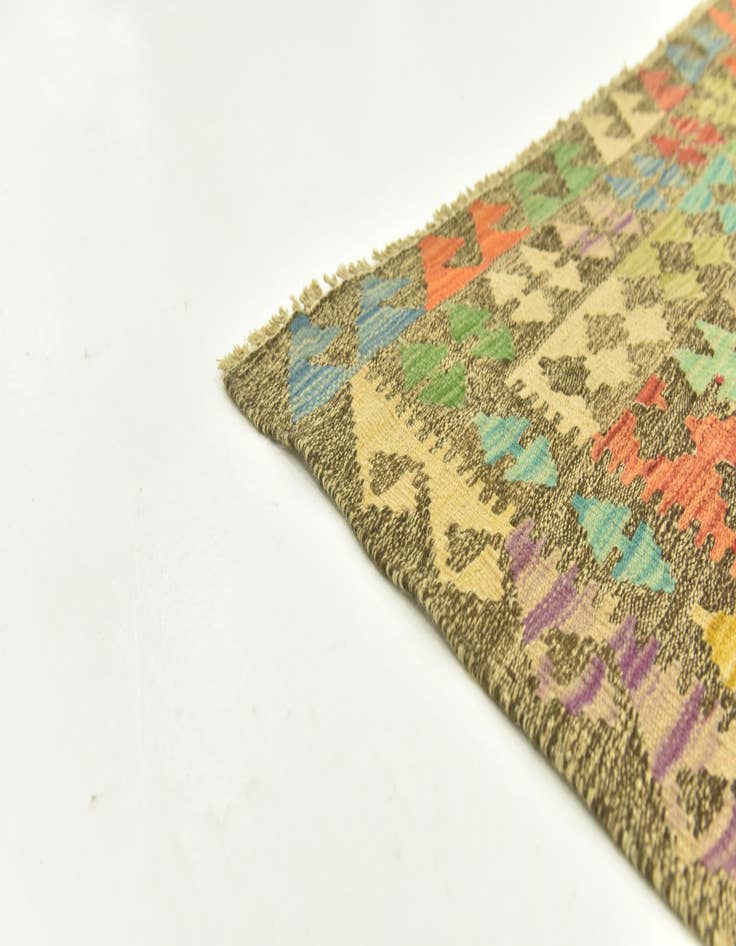 Detail image of 4' 10 x 6' 4  Hand Woven Kilim Maymana Wool Rug