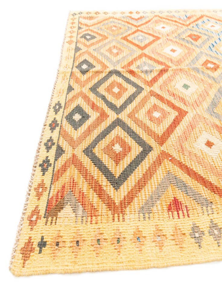 Detail image of 4' 9 x 6' 4 Hand Woven Kilim Maymana Wool Rug