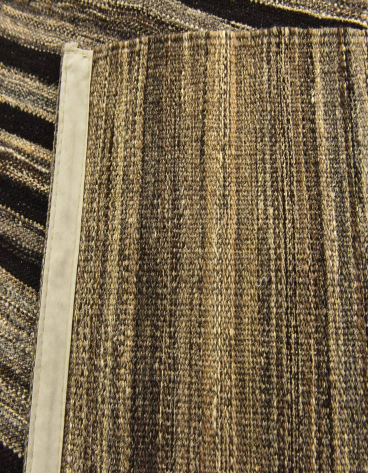 Detail image of 5' 6 x 8'  Hand Woven Kilim Modern Wool Rug