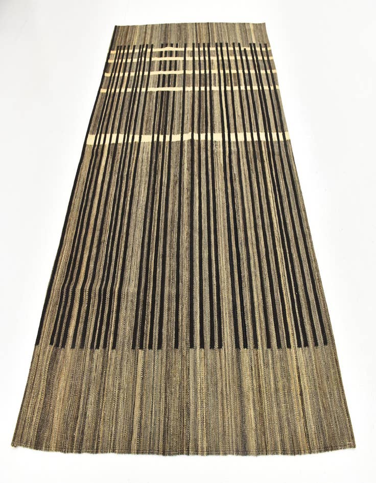 Detail image of 5' 6 x 8'  Hand Woven Kilim Modern Wool Rug