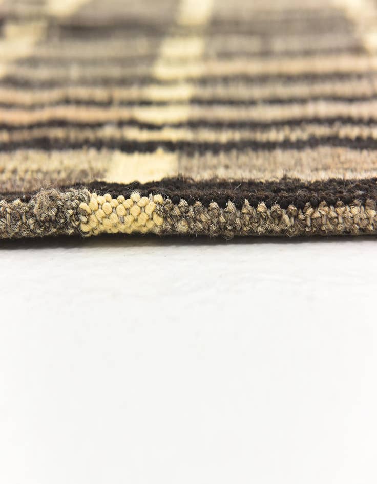 Detail image of 5' 6 x 8'  Hand Woven Kilim Modern Wool Rug