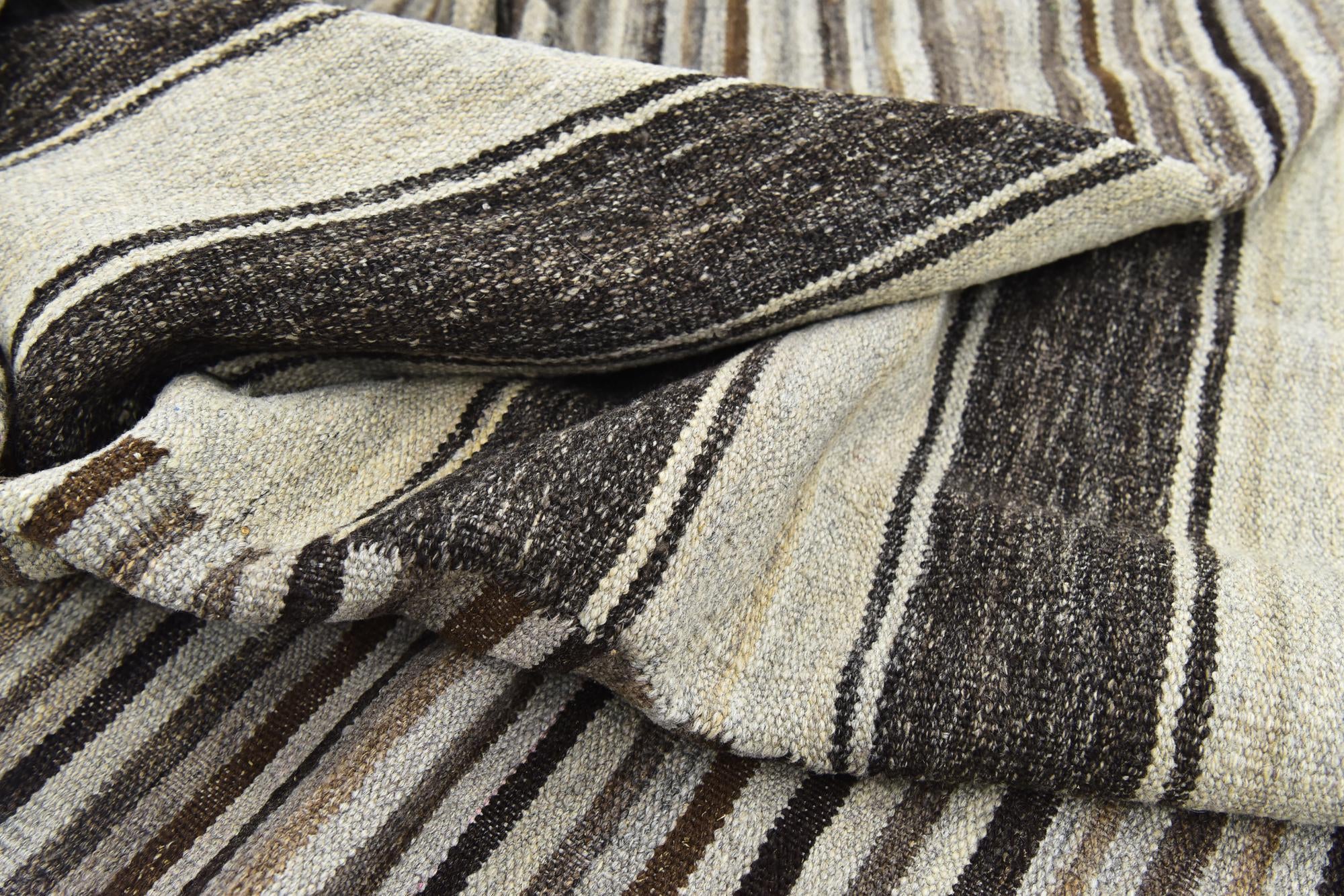 5' 5 x 7' 9 Hand Woven Kilim Modern Wool Rug