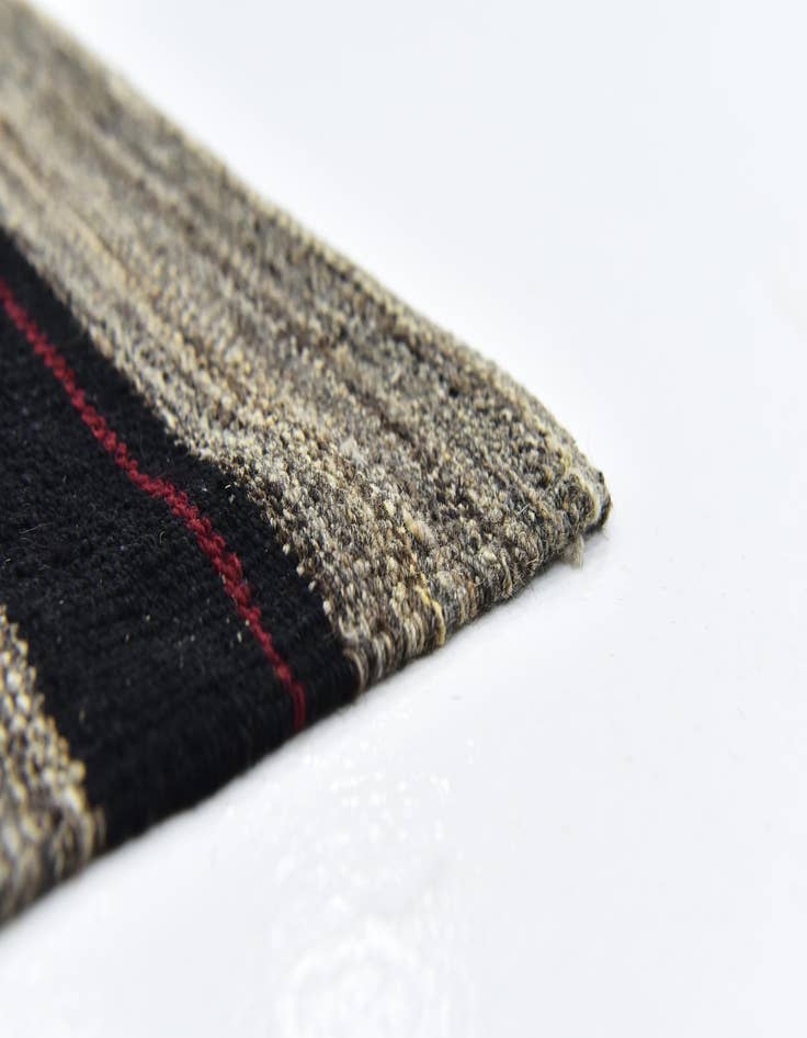 Detail image of 5' 10 x 7' 6  Hand Woven Kilim Modern Wool Rug